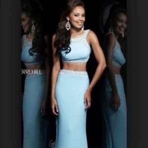 PROM DRESS FOR SALE!!